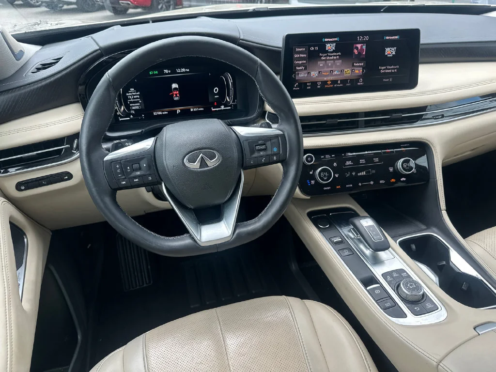 Used 2023 Silver INFINITI Sensory image 19