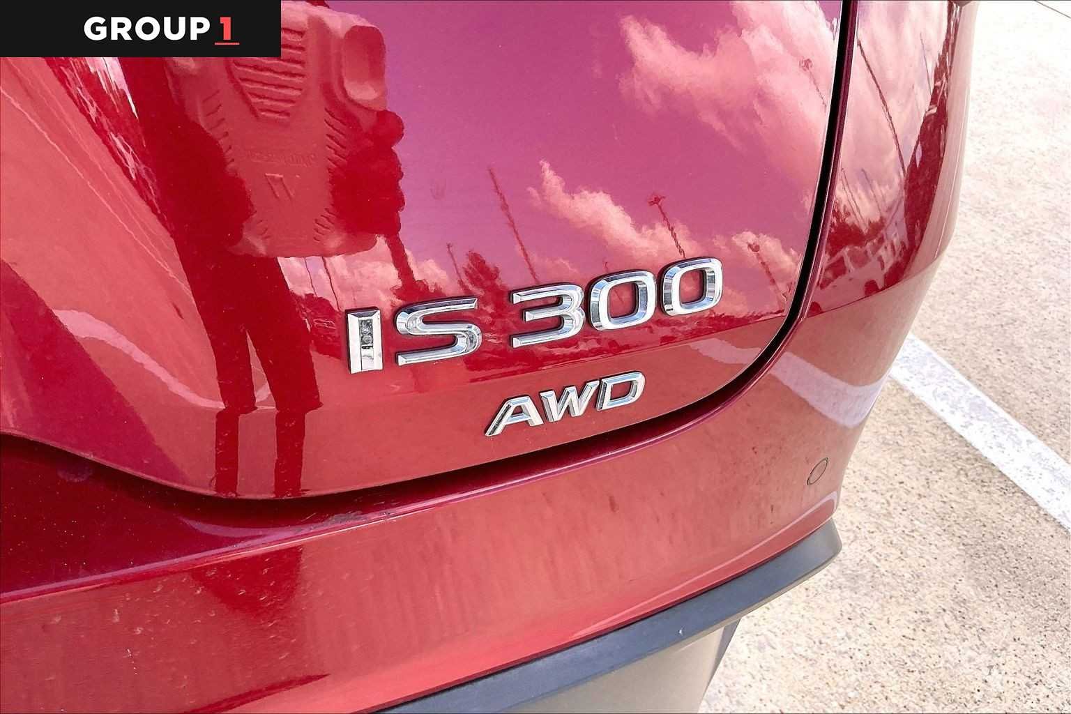 Used 2023 Matador Red Mica Lexus  image 18