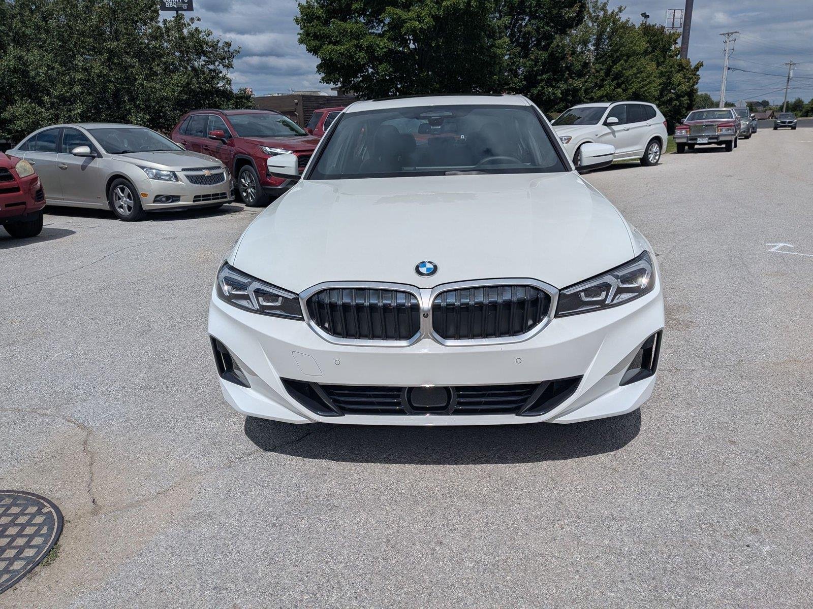 Used 2025 Alpine White BMW 330i xDrive image 8