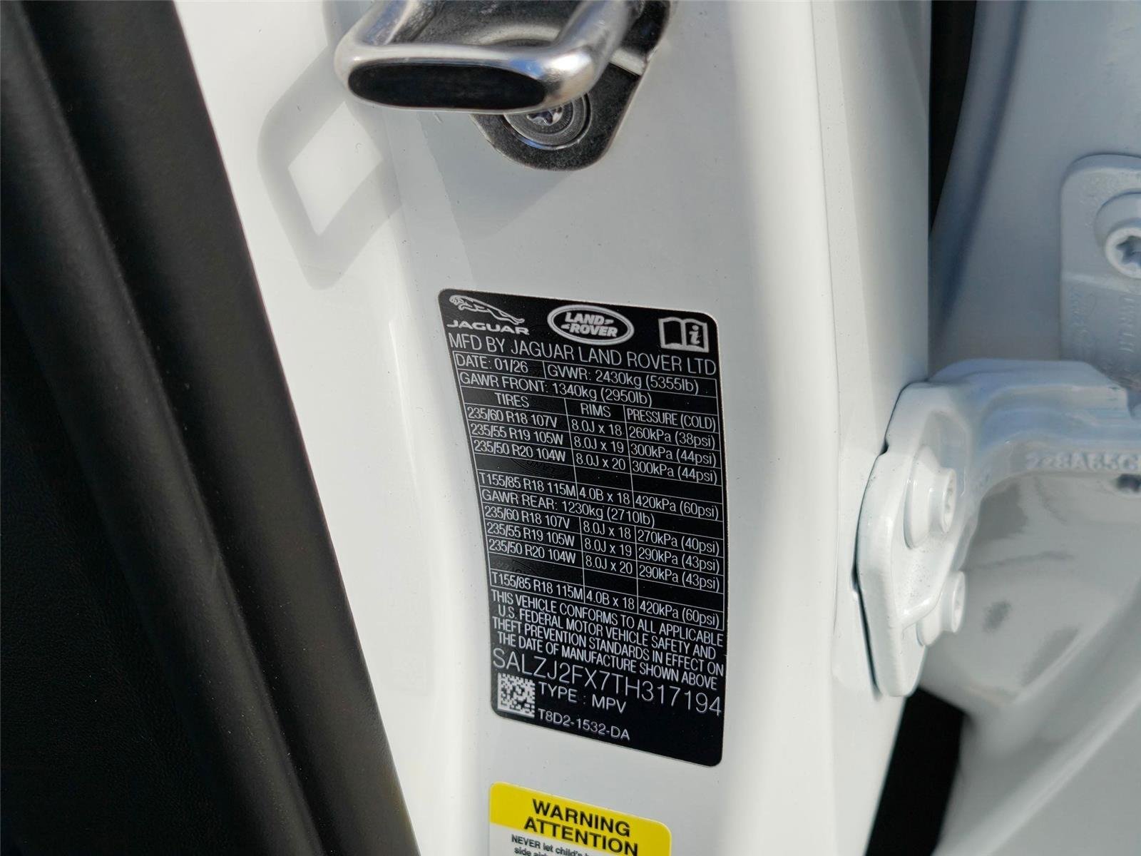 Used 2026 Fuji White Land Rover Core S image 33