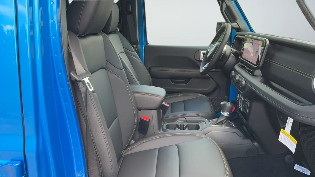 New 2026 Hydro Blue Pearl-Coat Exterior Paint Jeep Sahara image 21