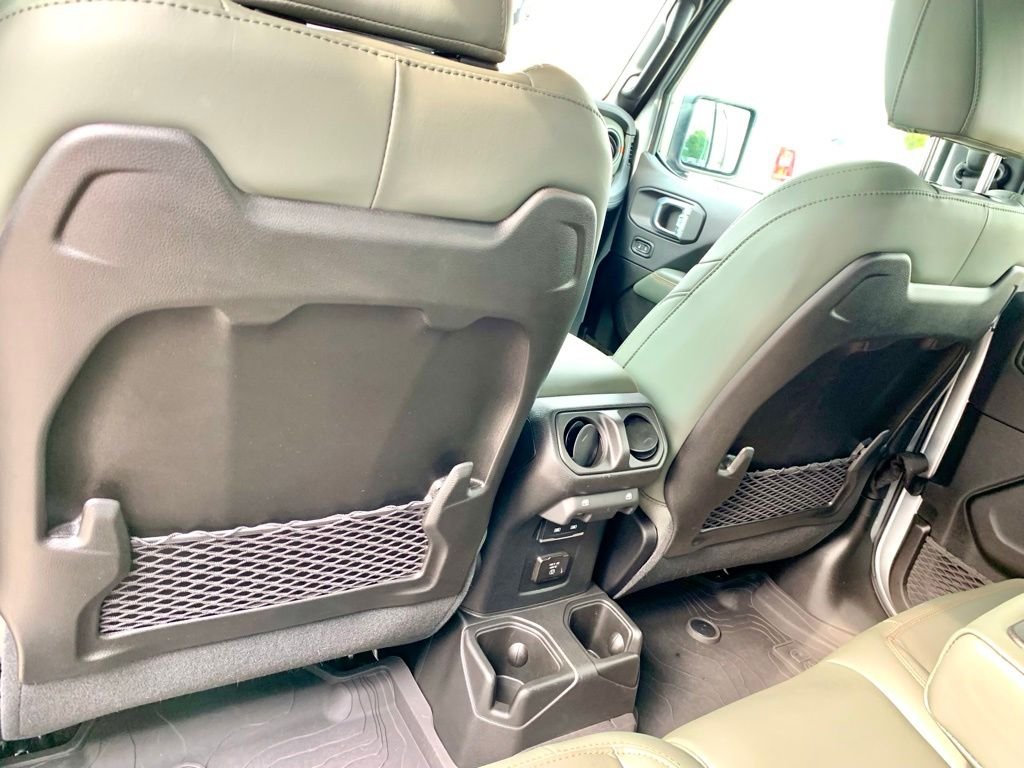 Used 2024 Silver Jeep Mojave image 18