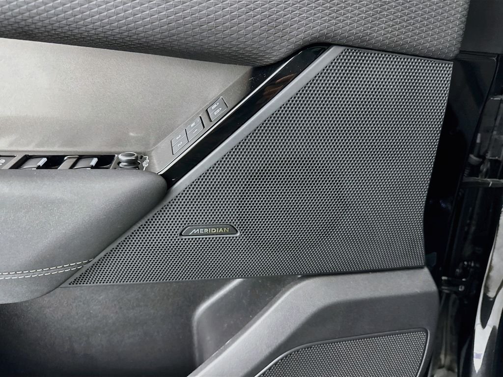 Used 2022 Black Land Rover S image 19