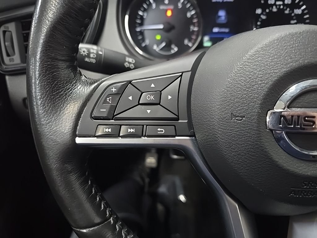 Used 2018 Gray Nissan SV image 21