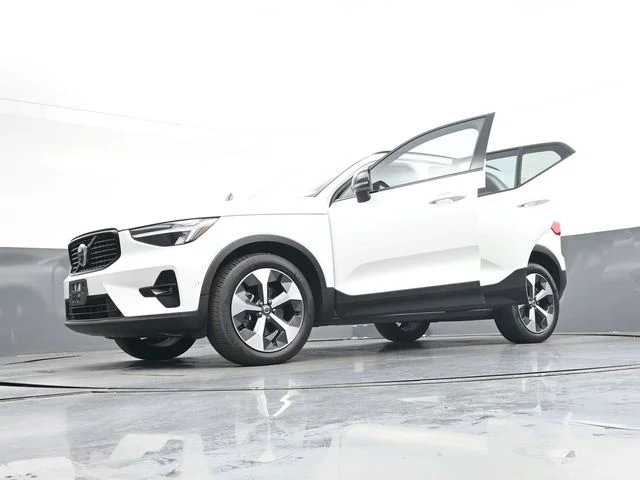 Used 2023  Volvo Ultimate image 42