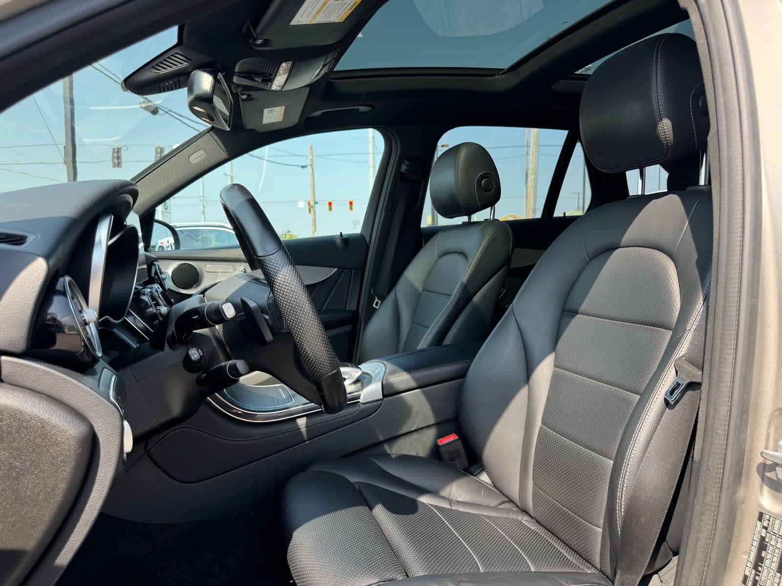 Used 2019 Mojave Silver Metallic Mercedes-Benz GLC 300 image 13