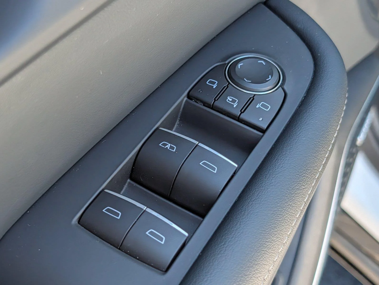 Used 2026 Summit White Buick Sport Touring image 16