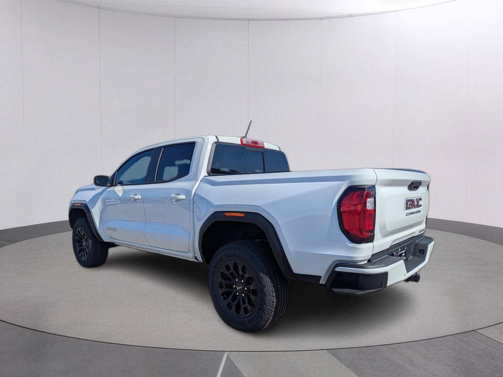 New 2026 Summit White GMC Elevation image 5