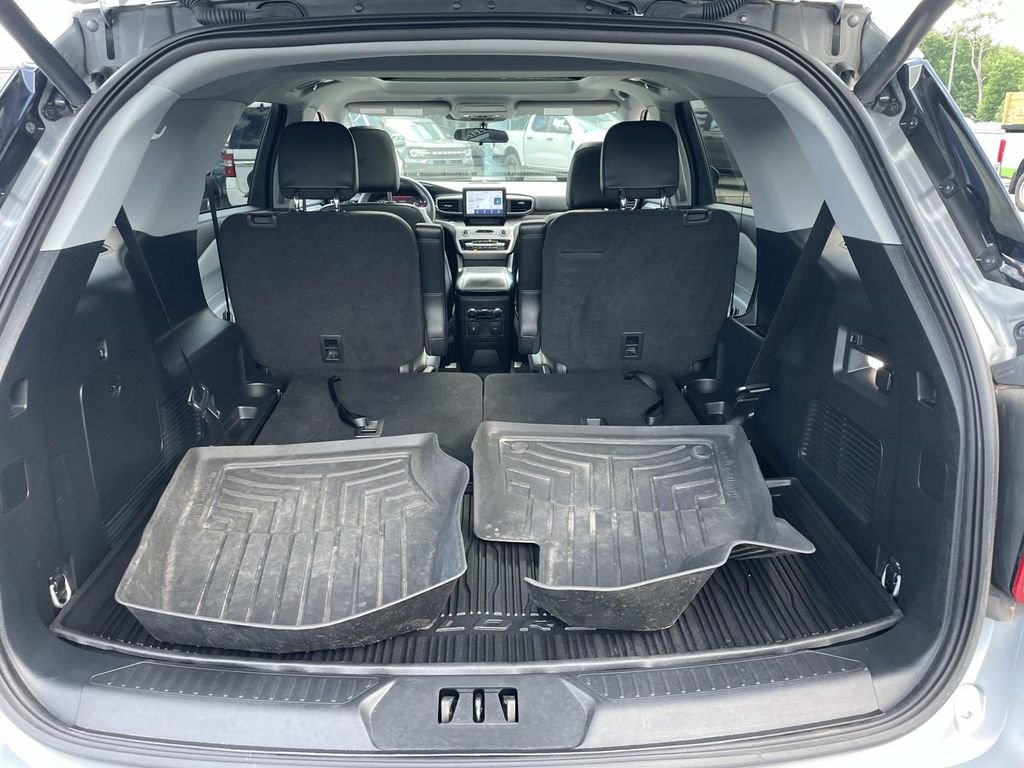 Used 2023 Silver Ford XLT image 5