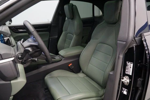 2026 Porsche Macan Base - Photo 5