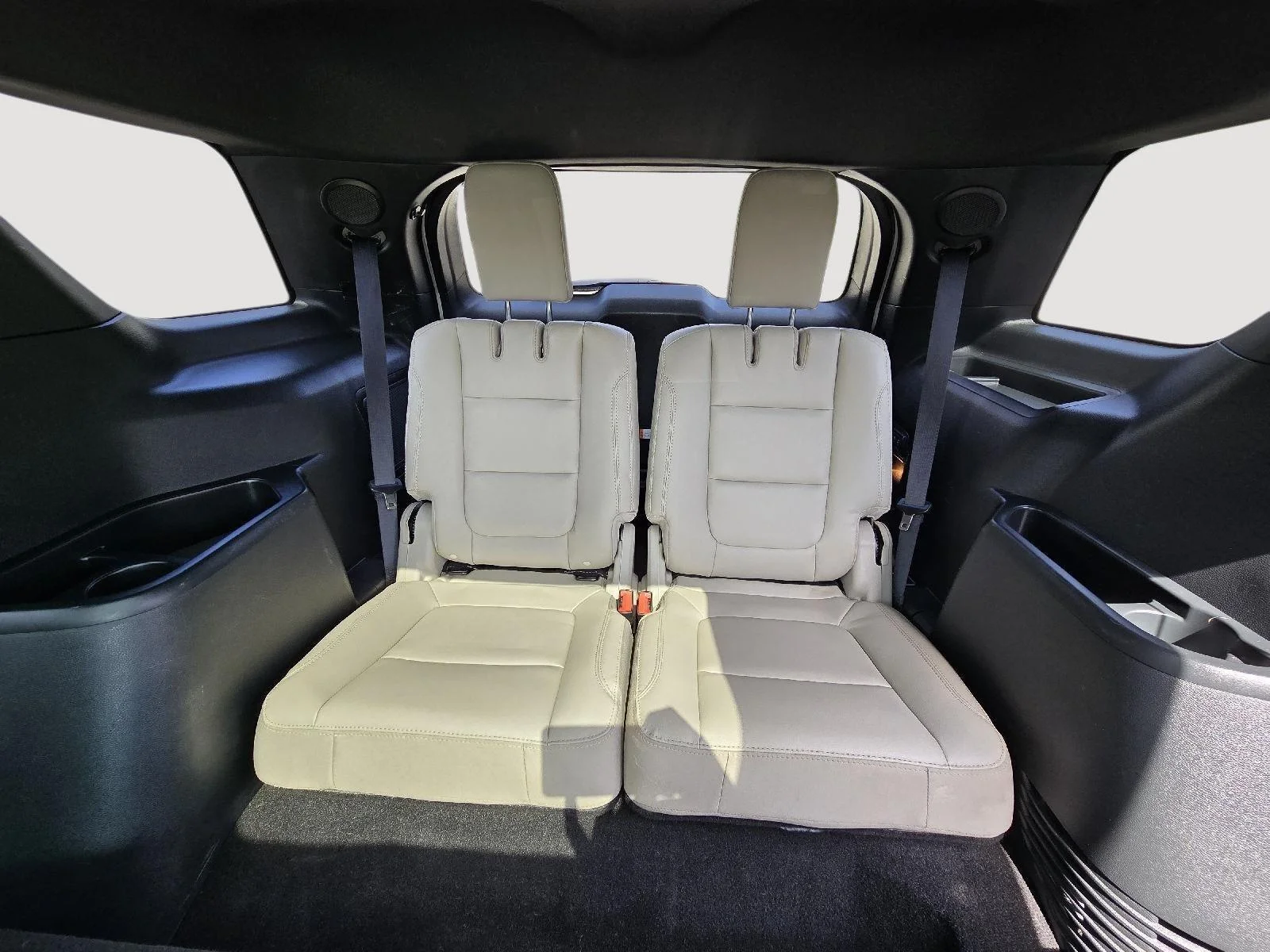Certified Used 2019 White Platinum Metallic Tri-Coat Ford Limited image 26