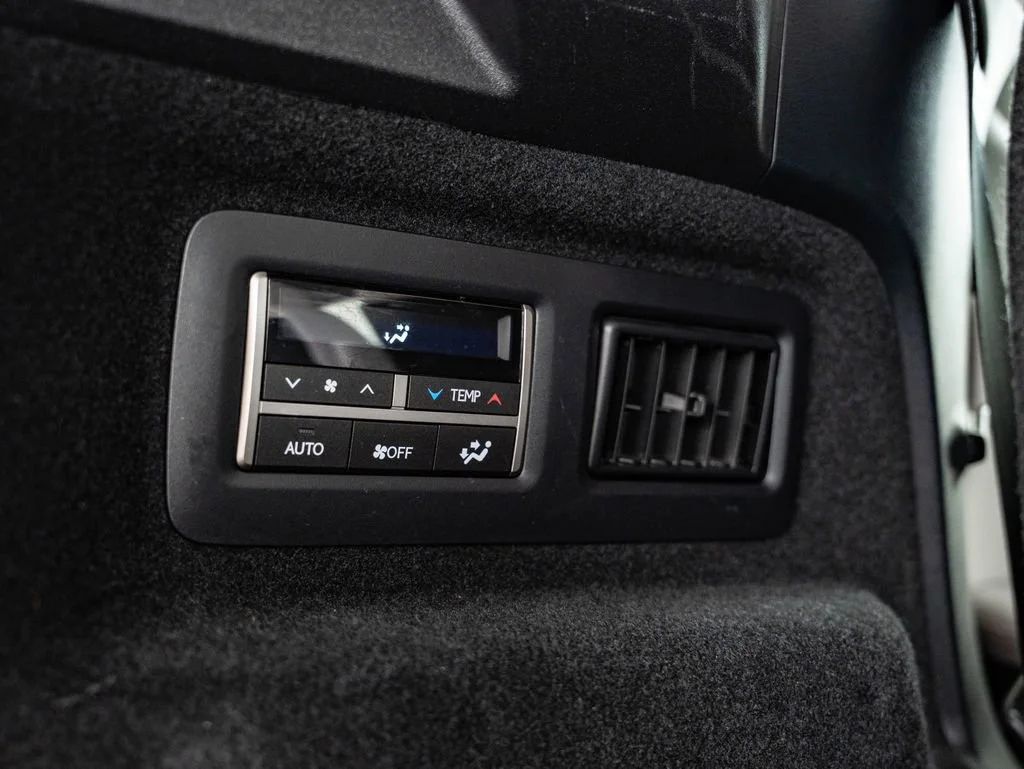 Used 2022 White Pearl Lexus 450hL Luxury image 23