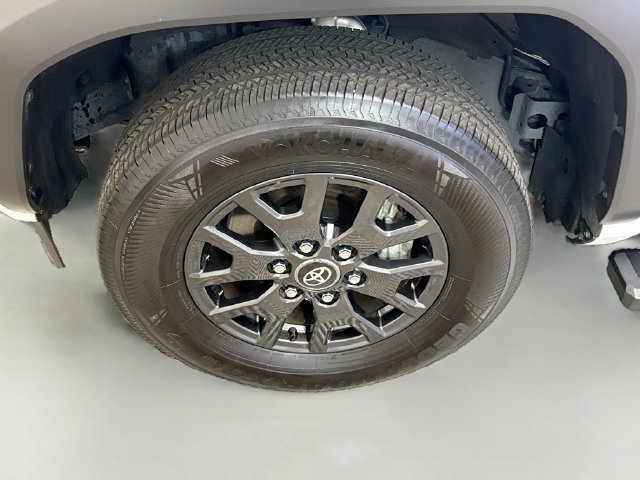 Used 2025 White Toyota SR5 image 30