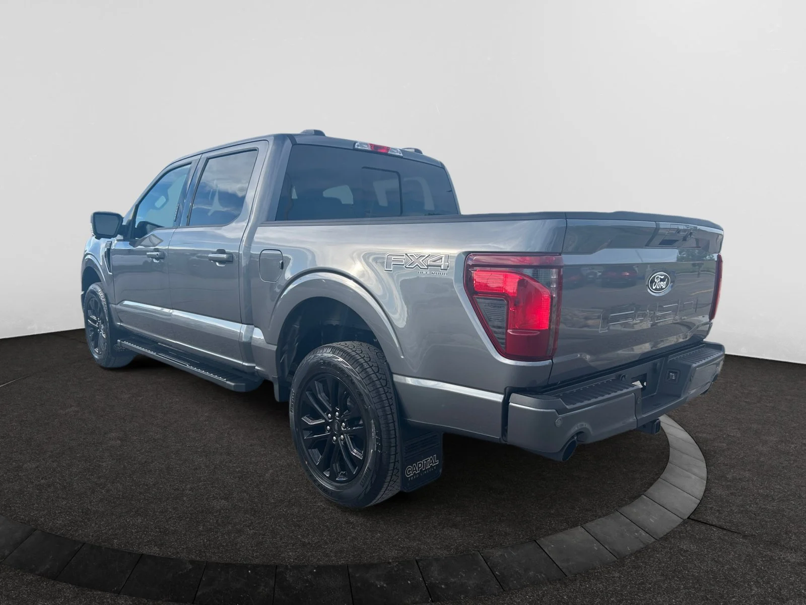 New 2026 Carbonized Grey Metallic Ford XLT image 3