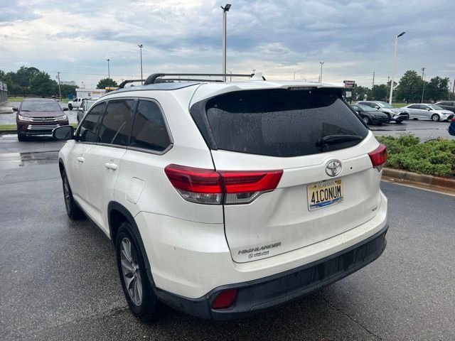 Used 2019 White Toyota XLE image 4