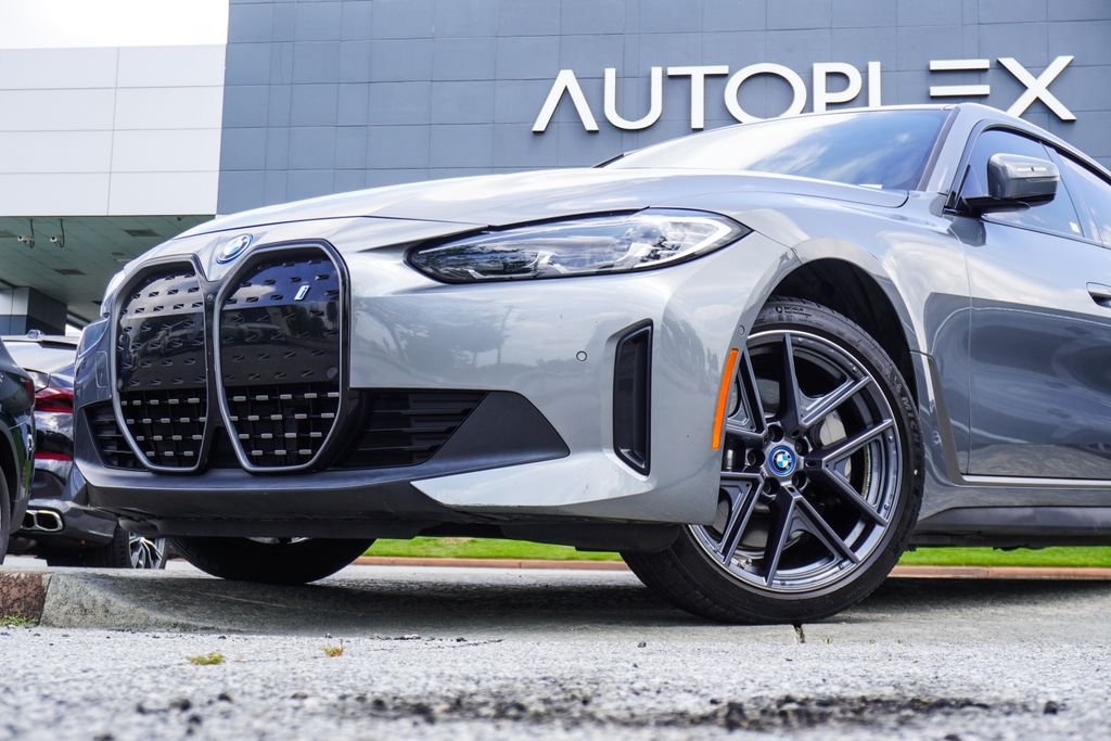 Used 2023 Gray BMW eDrive35 image 2