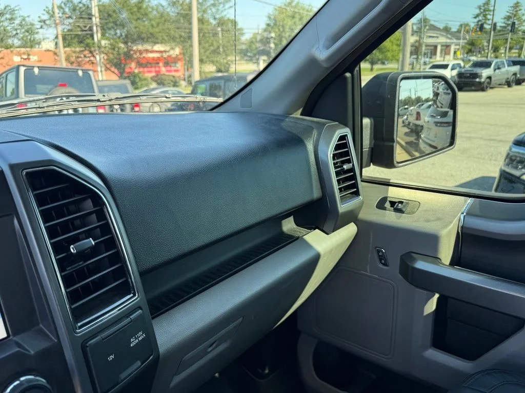 Used 2018 Silver Ford XLT image 21