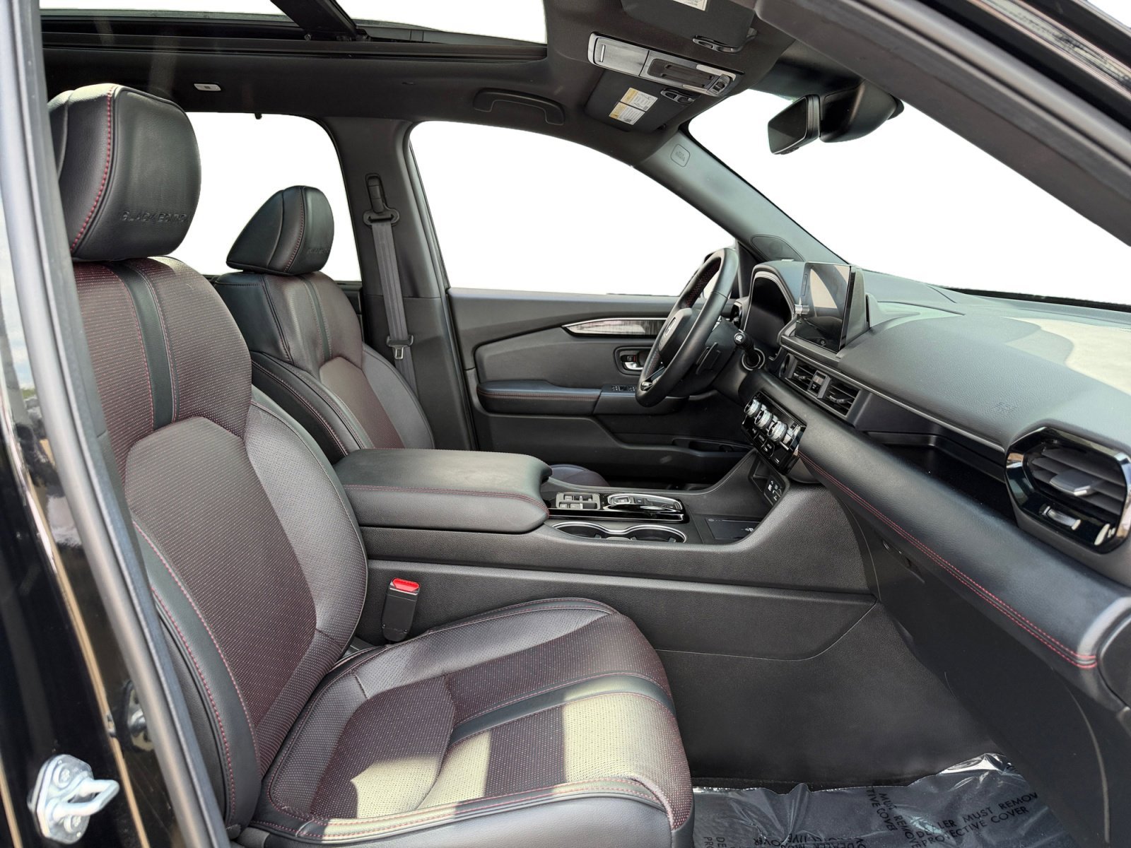 2025 Honda Pilot Black Edition - Photo 31