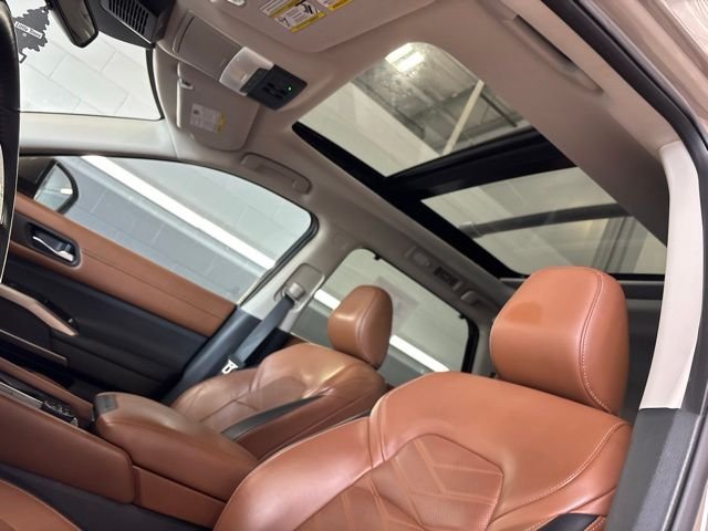 Used 2023 Beige Nissan Platinum image 16