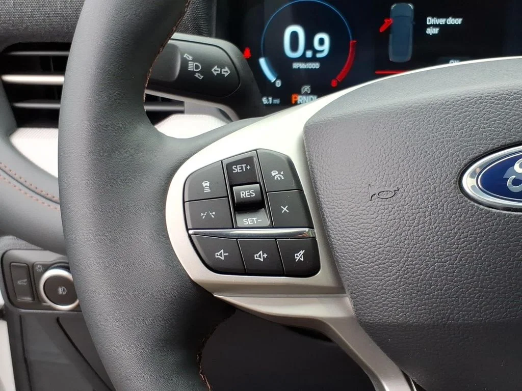 New 2026 Star White Metallic Tri-Coat Ford Active image 16
