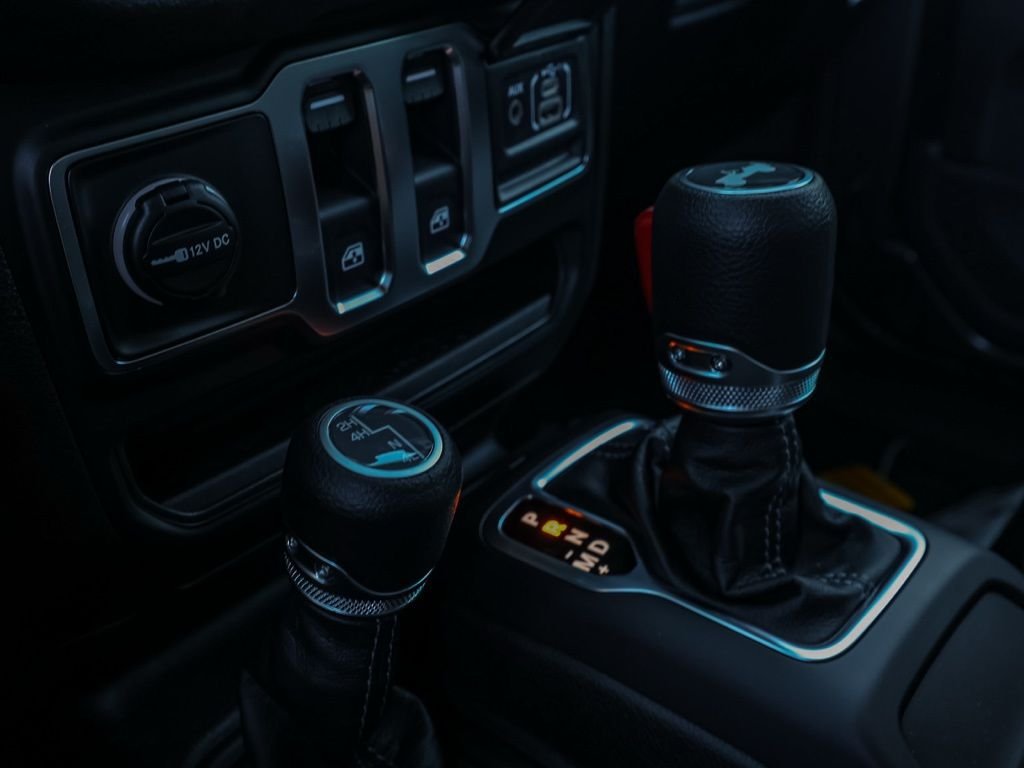 New 2026 Granite Crystal Metallic Clear-Coat Exterior Paint Jeep Sport image 27