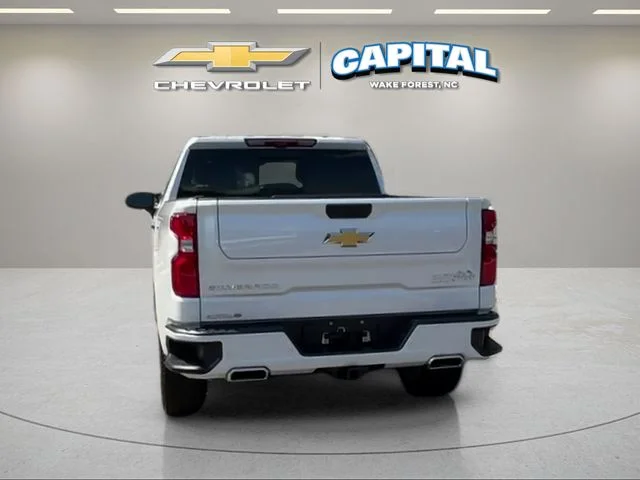 Used 2025 Beige Chevrolet High Country image 4