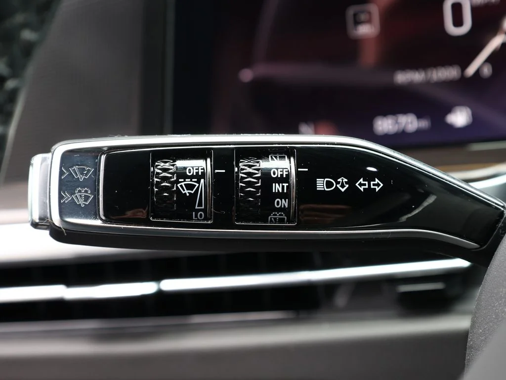 Used 2025 White Cadillac Premium image 46