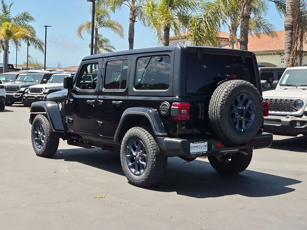 New 2026 Black Clear-Coat Exterior Paint Jeep 85th Anniversary Edition image 6