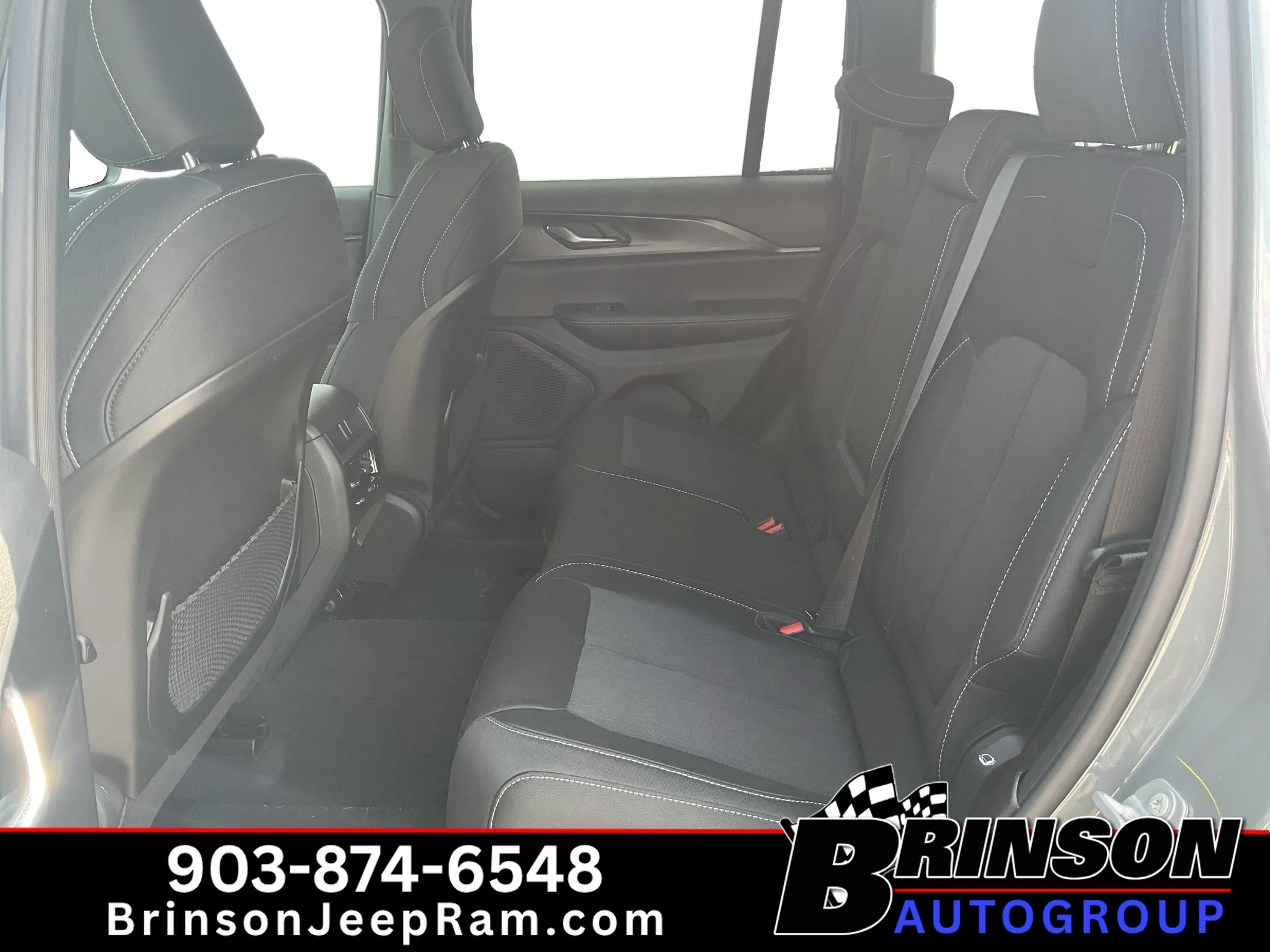 New 2027 Sting-Gray Clear-Coat Paint Jeep Laredo X image 7