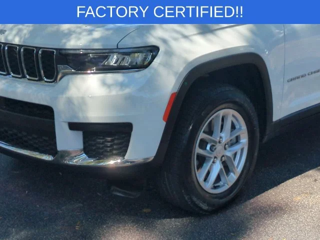 Used 2024 White Jeep Laredo image 9