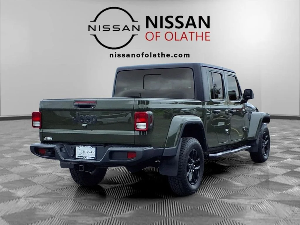 Used 2022 Green Jeep Sport image 26