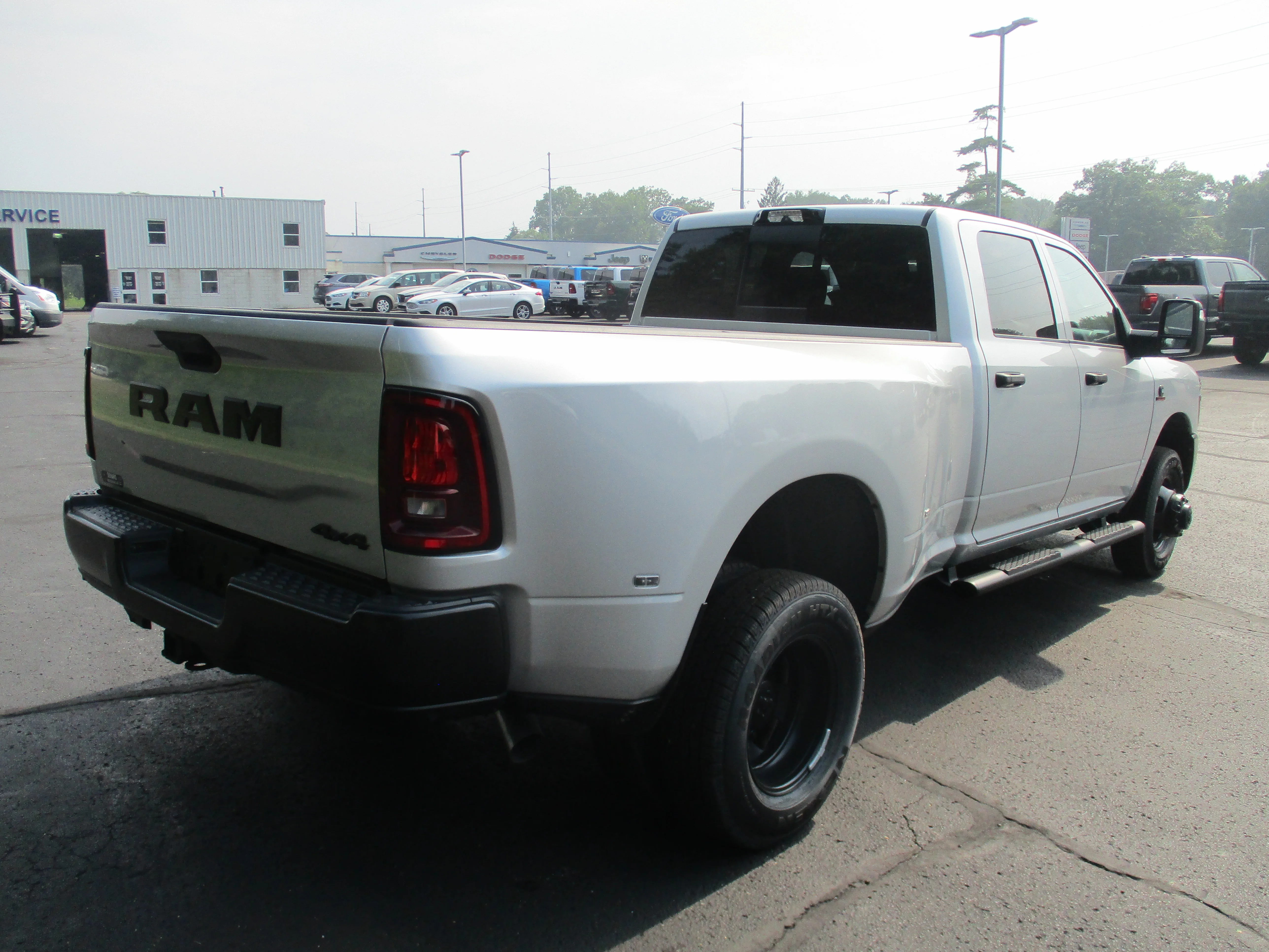 New 2026 Silver-Zynith Exterior Paint RAM Tradesman image 29