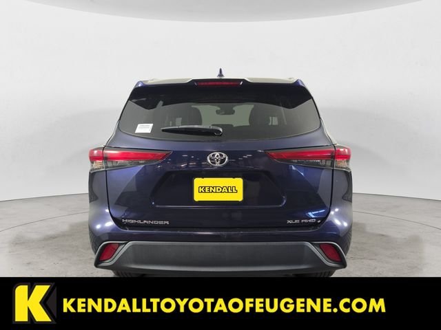 Used 2022  Toyota XLE image 6