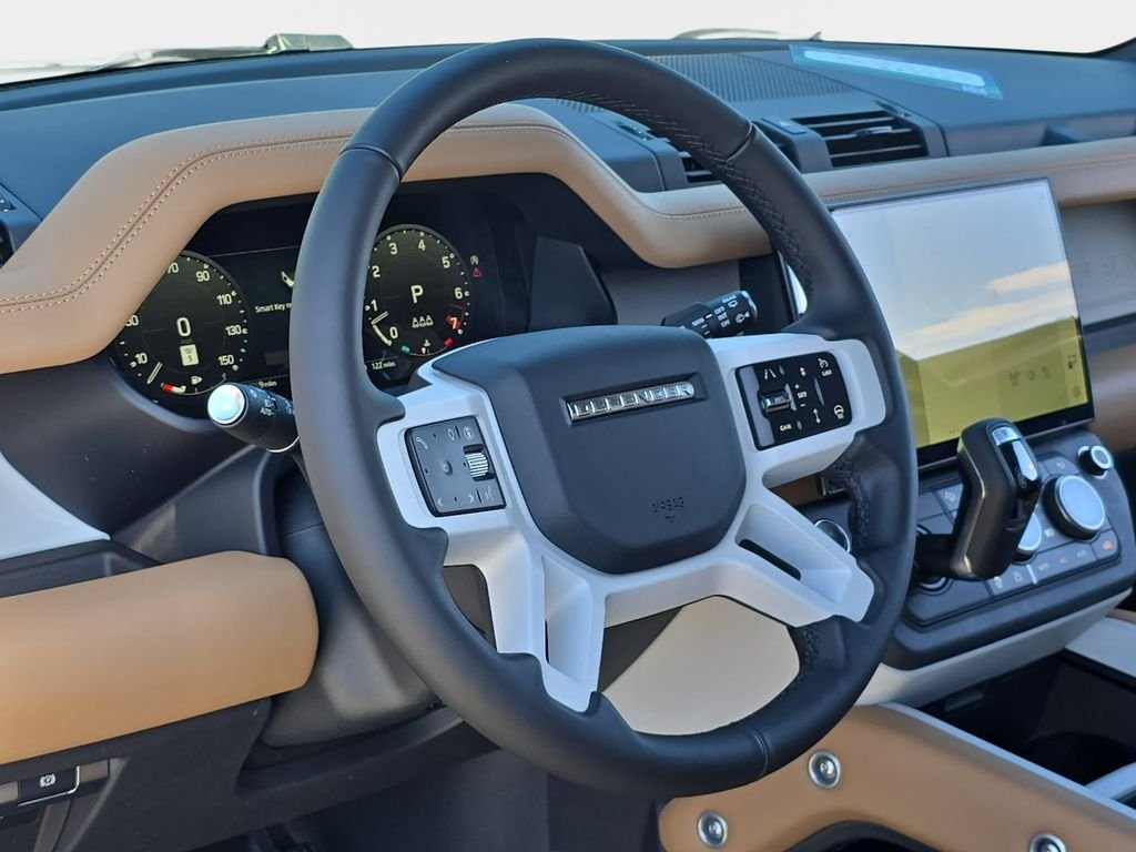 New 2026 Santorini Black LAND ROVER X-Dynamic SE image 16