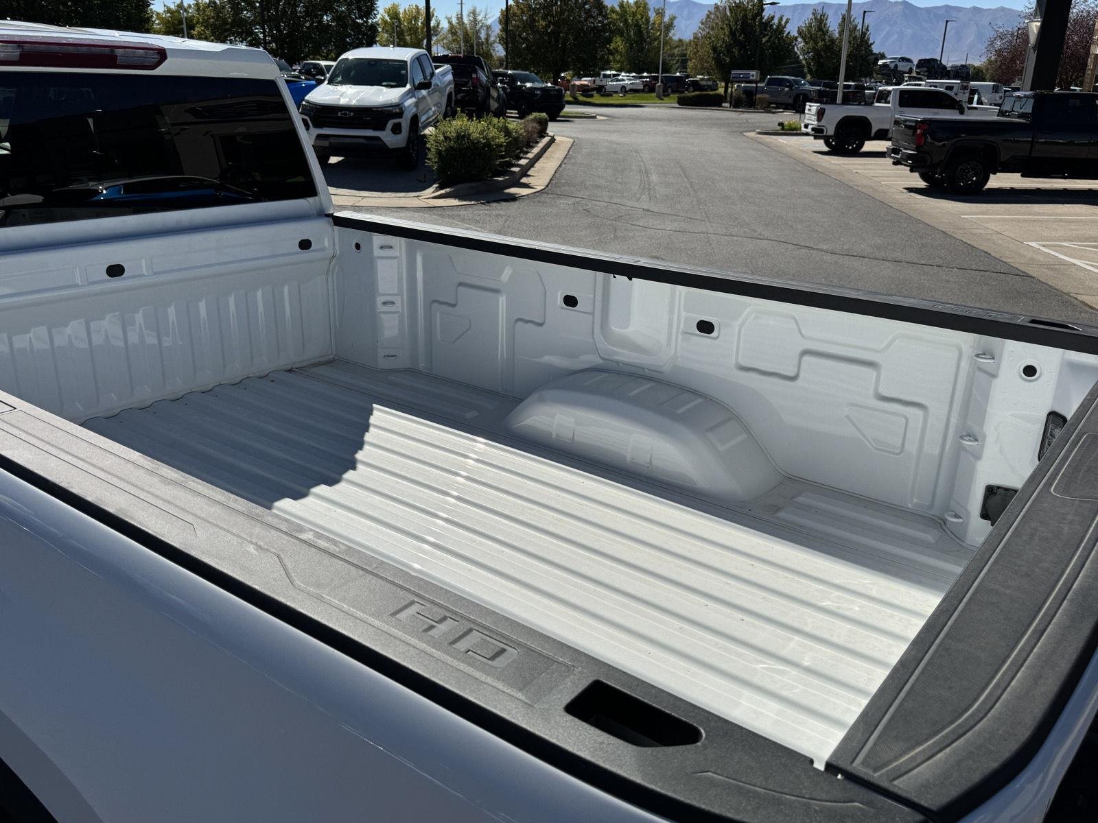 Used 2024 Summit White Chevrolet LT image 5