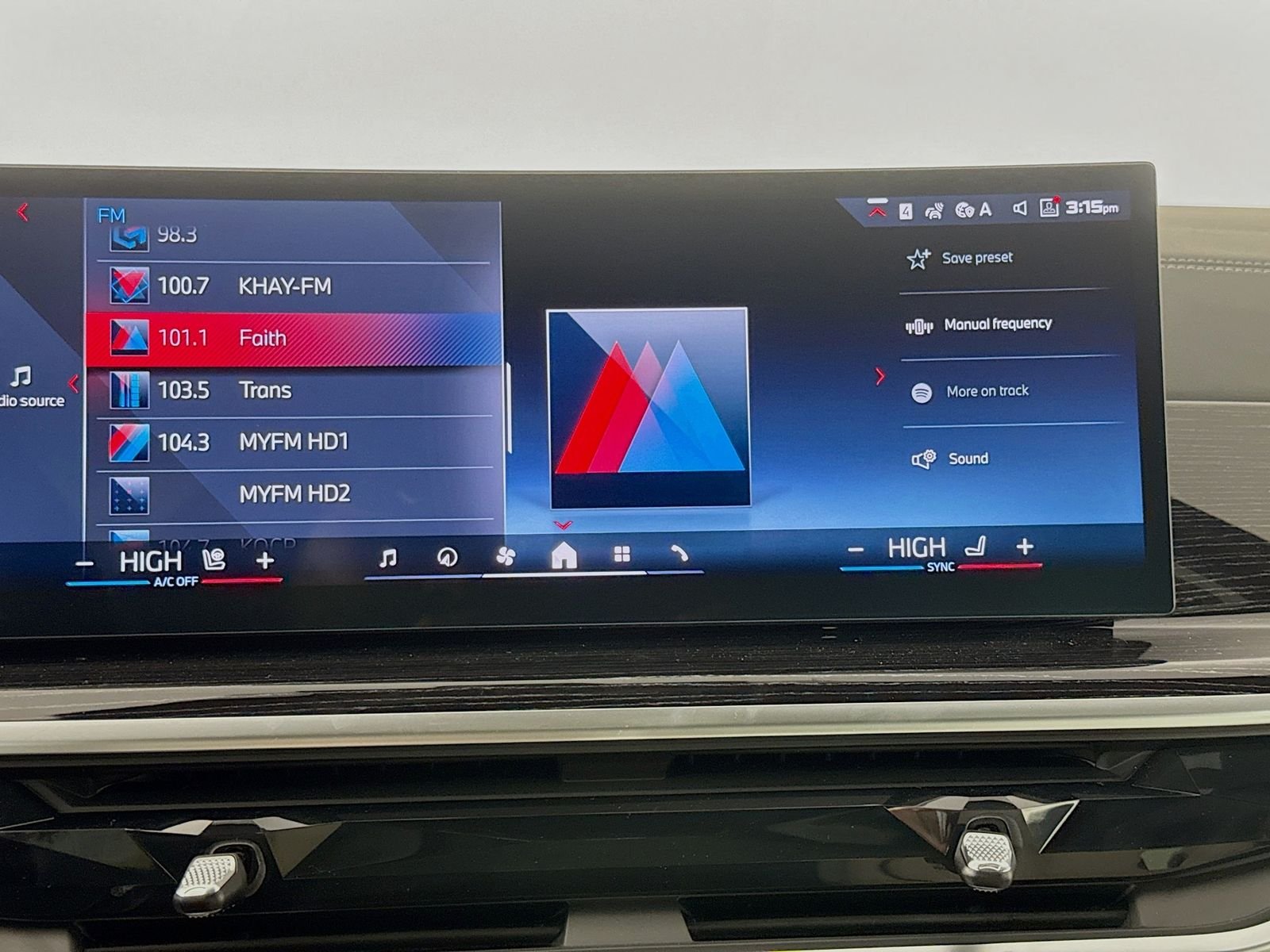 2026 BMW X5 M60i - Photo 15