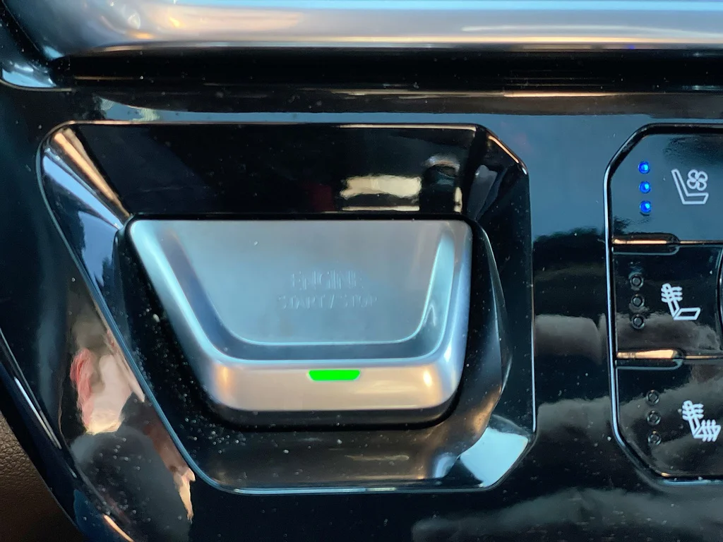 Used 2022 SUMMIT WHITE GMC Denali image 17