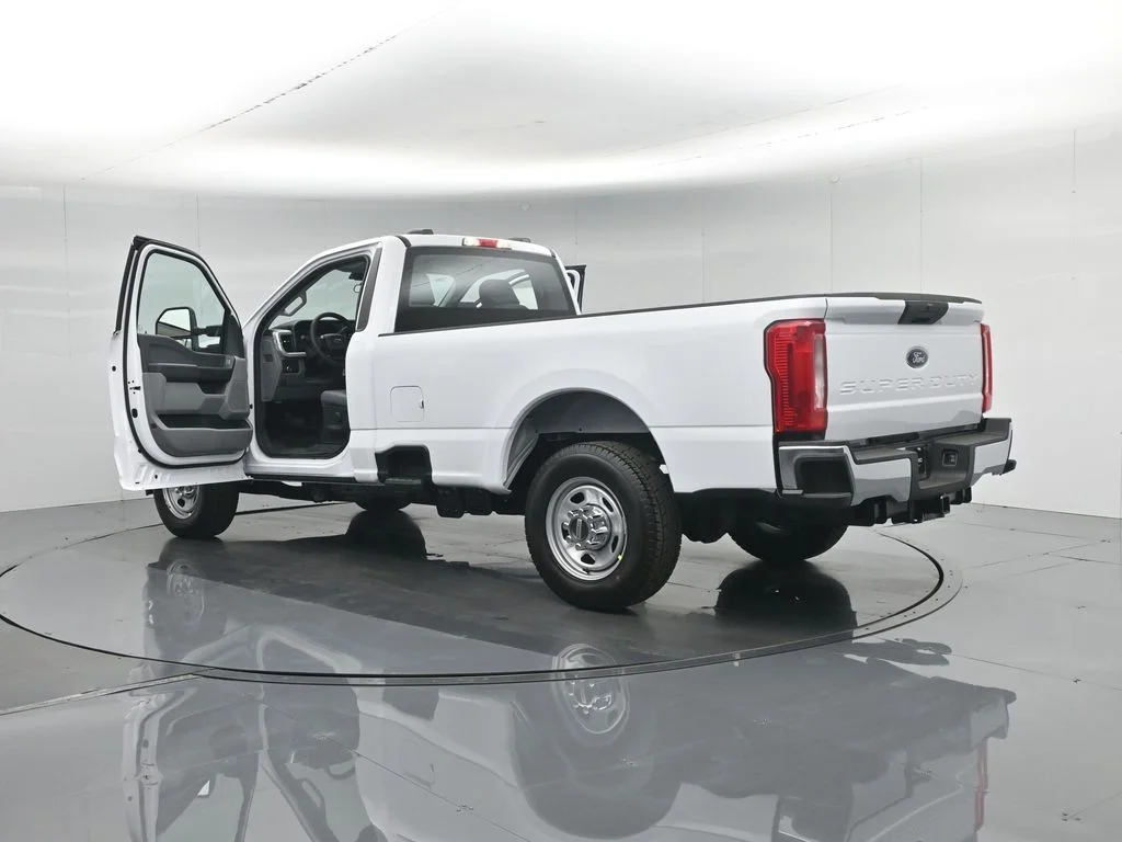New 2026 Oxford White Ford XL image 29
