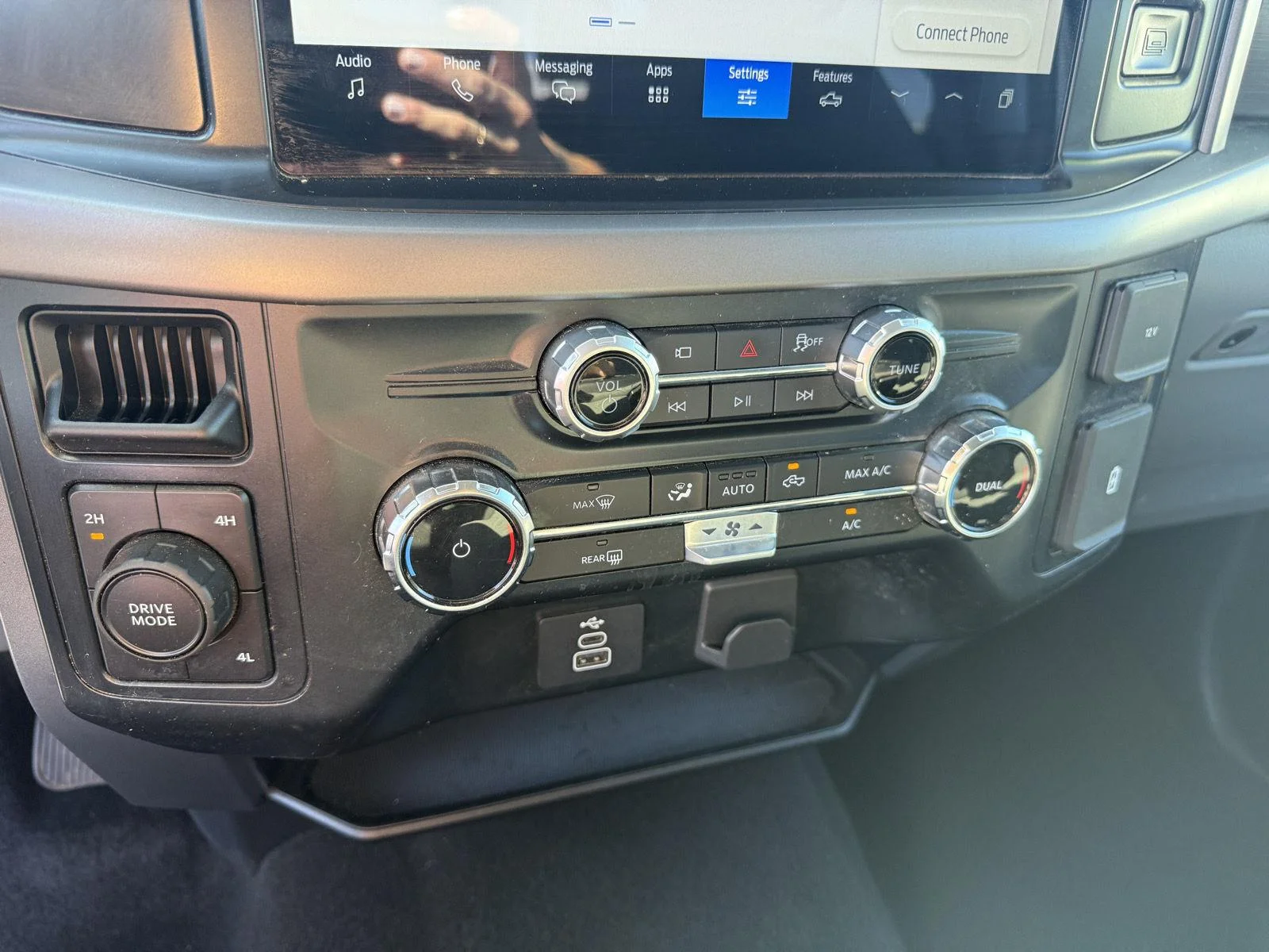 Certified Used 2025 Silver Ford XLT image 29