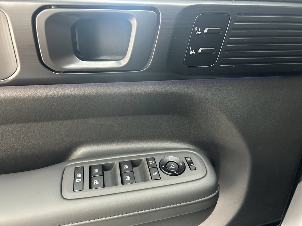 New 2026 Shimmering Silver Hyundai Calligraphy AWD image 15