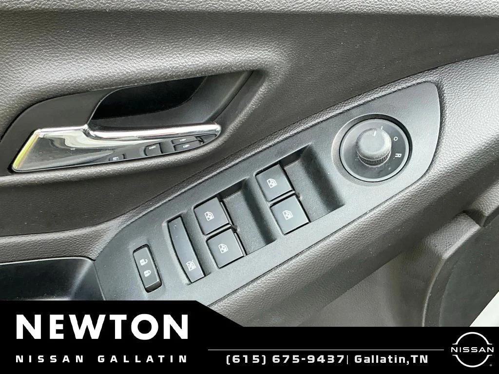 Used 2018 Summit White Chevrolet LT image 6