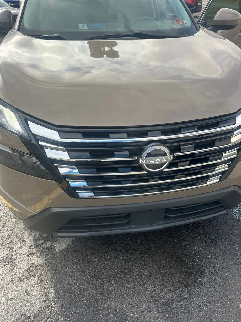 Used 2024 Beige/tan Nissan SV image 8
