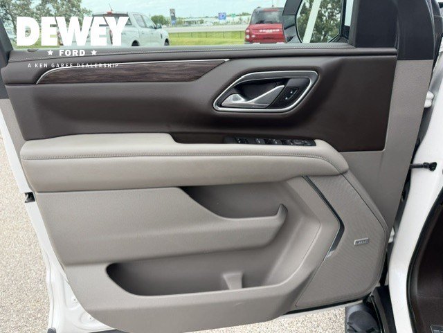 Certified Used 2022 Iridescent Pearl Tricoat Chevrolet Z71 image 9
