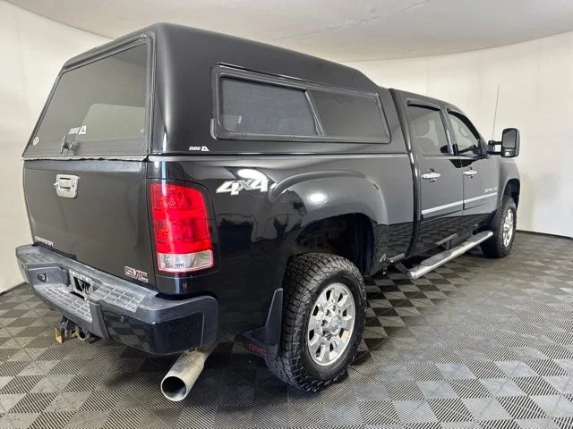 Used 2014 Onyx Black GMC Denali image 3