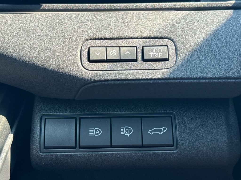 2026 Toyota bZ XLE - Photo 31