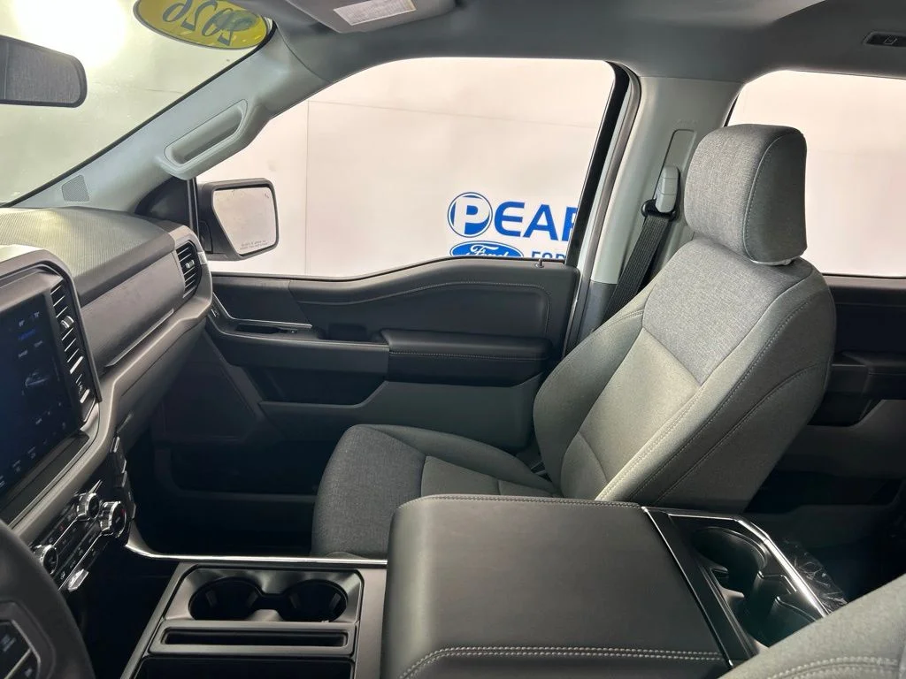 New 2026 Oxford White Ford XLT image 22