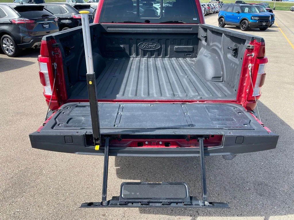 Used 2023 Red Ford Lariat image 33