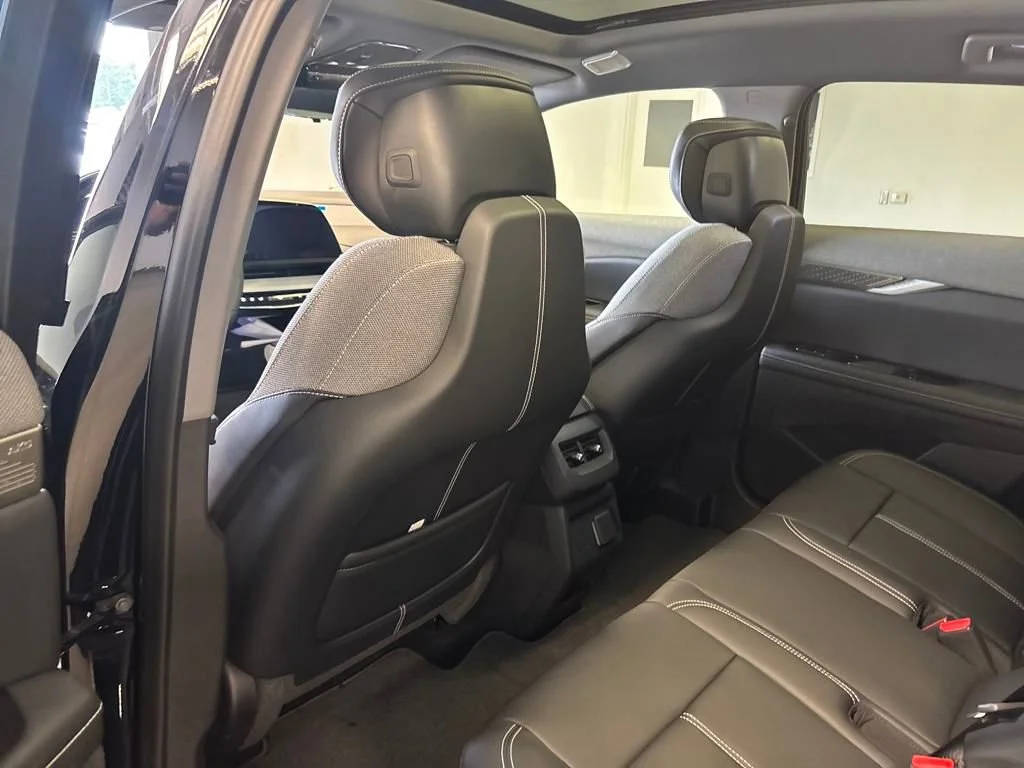 2025 Cadillac OPTIQ Sport 1 - Photo 35