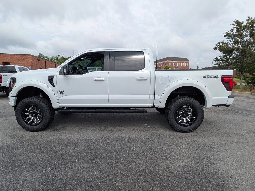 New 2026 Oxford White Ford XLT image 7