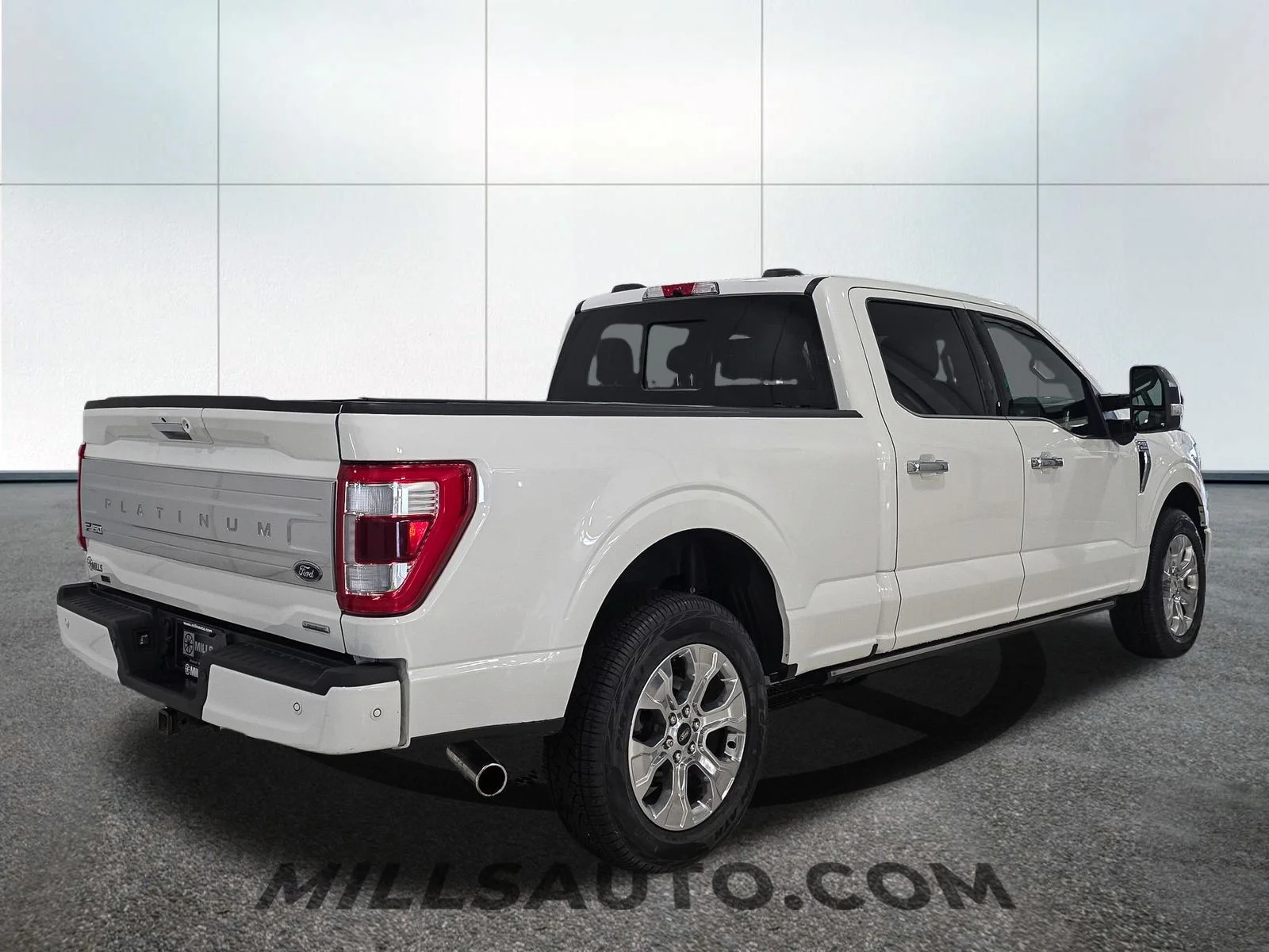 Used 2023  Ford Platinum image 8
